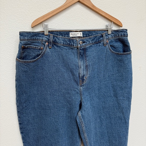 Abercrombie & Fitch Curve Love 90’s Straight Ultra High Rise jeans Size 35/20L - Picture 3 of 6